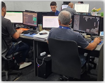 Equipe CW Consultores trabalhando